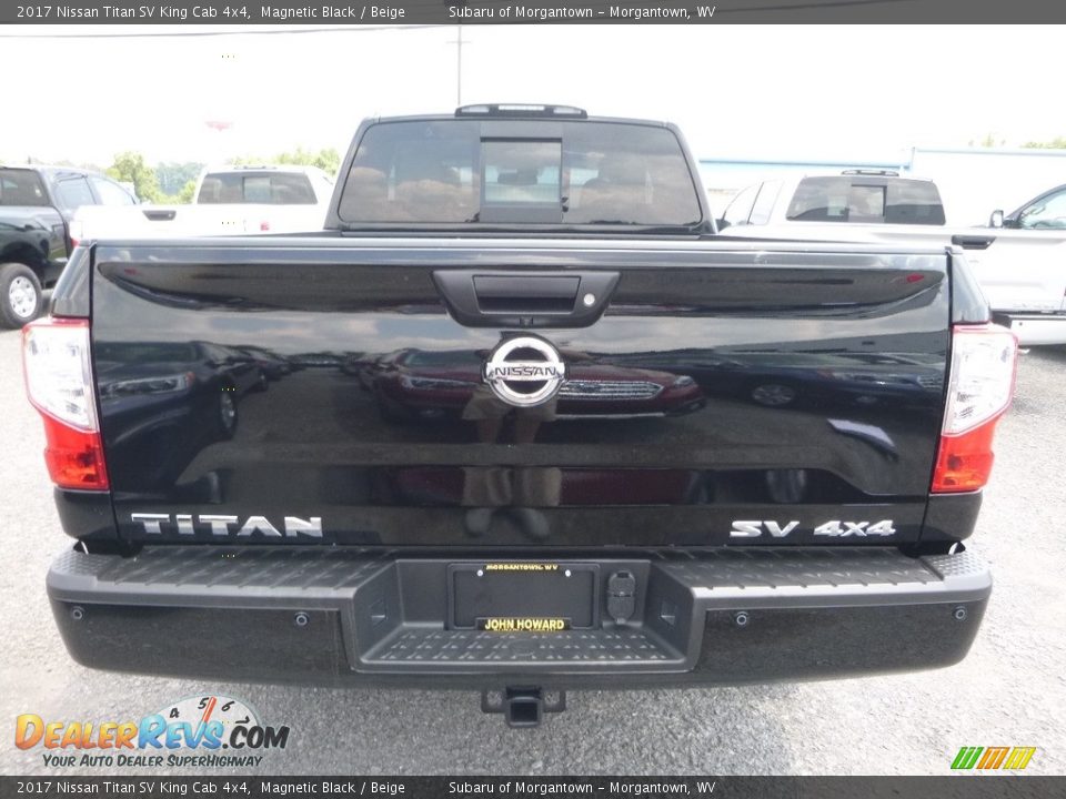 2017 Nissan Titan SV King Cab 4x4 Magnetic Black / Beige Photo #4