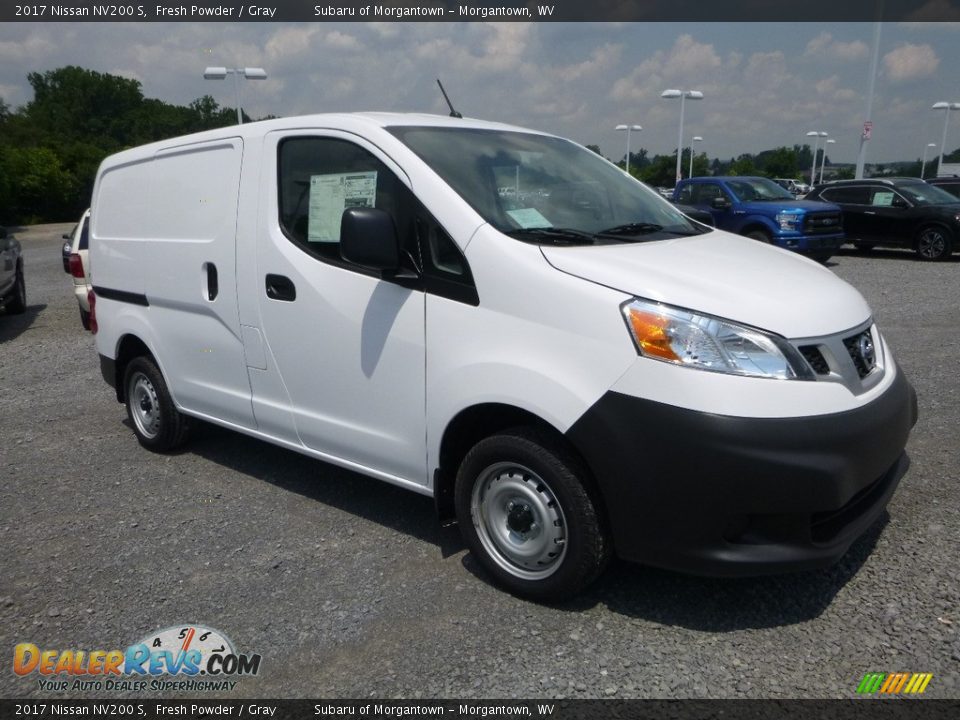 Front 3/4 View of 2017 Nissan NV200 S Photo #1