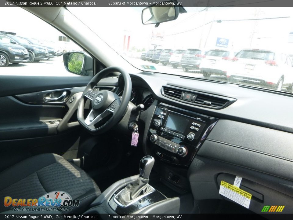 2017 Nissan Rogue S AWD Gun Metallic / Charcoal Photo #11
