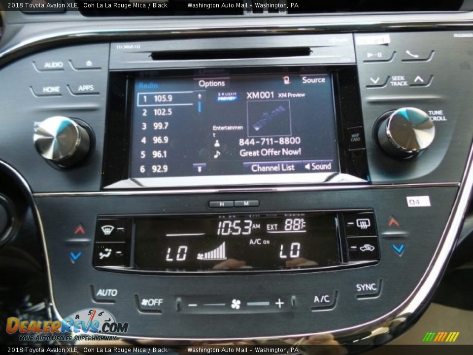 Controls of 2018 Toyota Avalon XLE Photo #32