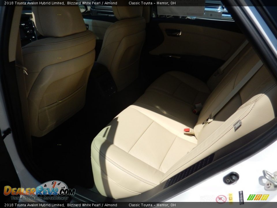 2018 Toyota Avalon Hybrid Limited Blizzard White Pearl / Almond Photo #5