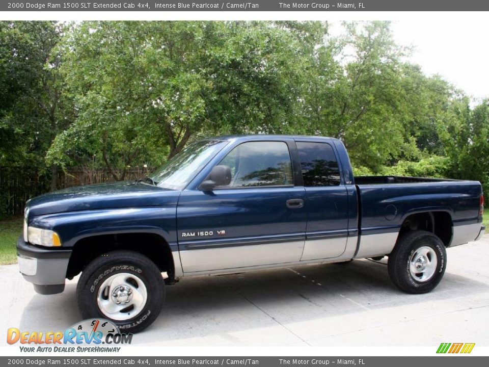 2000 Dodge Ram 1500 SLT Extended Cab 4x4 Intense Blue Pearlcoat / Camel/Tan Photo #2