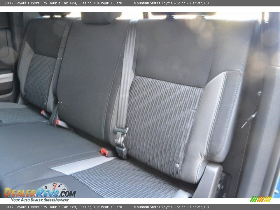 2017 Toyota Tundra SR5 Double Cab 4x4 Blazing Blue Pearl / Black Photo #7