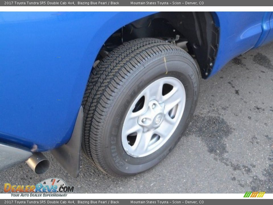 2017 Toyota Tundra SR5 Double Cab 4x4 Blazing Blue Pearl / Black Photo #9