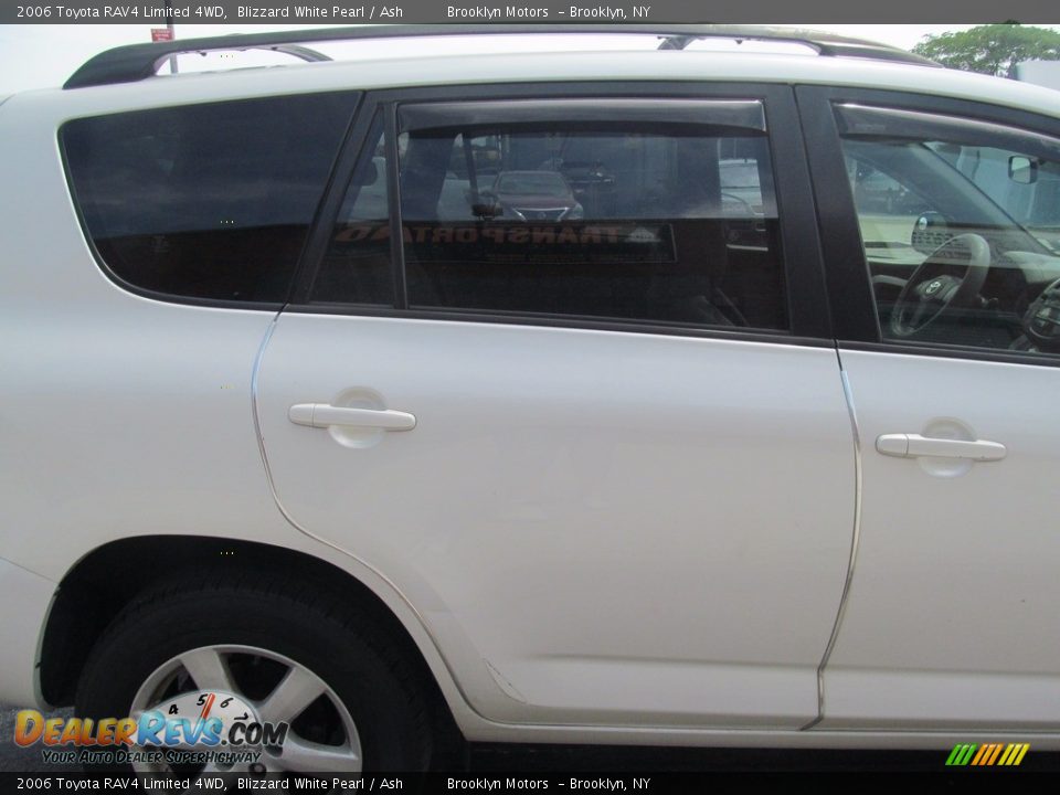 2006 Toyota RAV4 Limited 4WD Blizzard White Pearl / Ash Photo #10