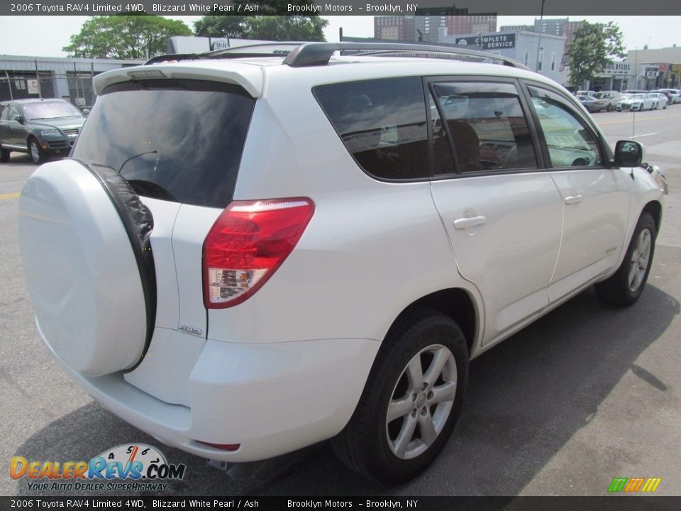 2006 Toyota RAV4 Limited 4WD Blizzard White Pearl / Ash Photo #16