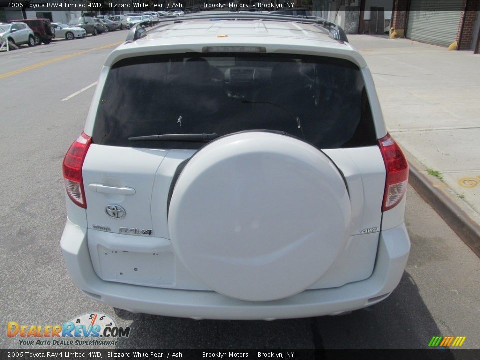 2006 Toyota RAV4 Limited 4WD Blizzard White Pearl / Ash Photo #18