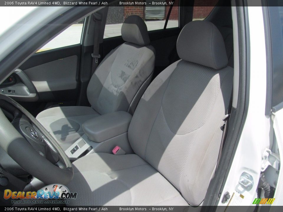 2006 Toyota RAV4 Limited 4WD Blizzard White Pearl / Ash Photo #25