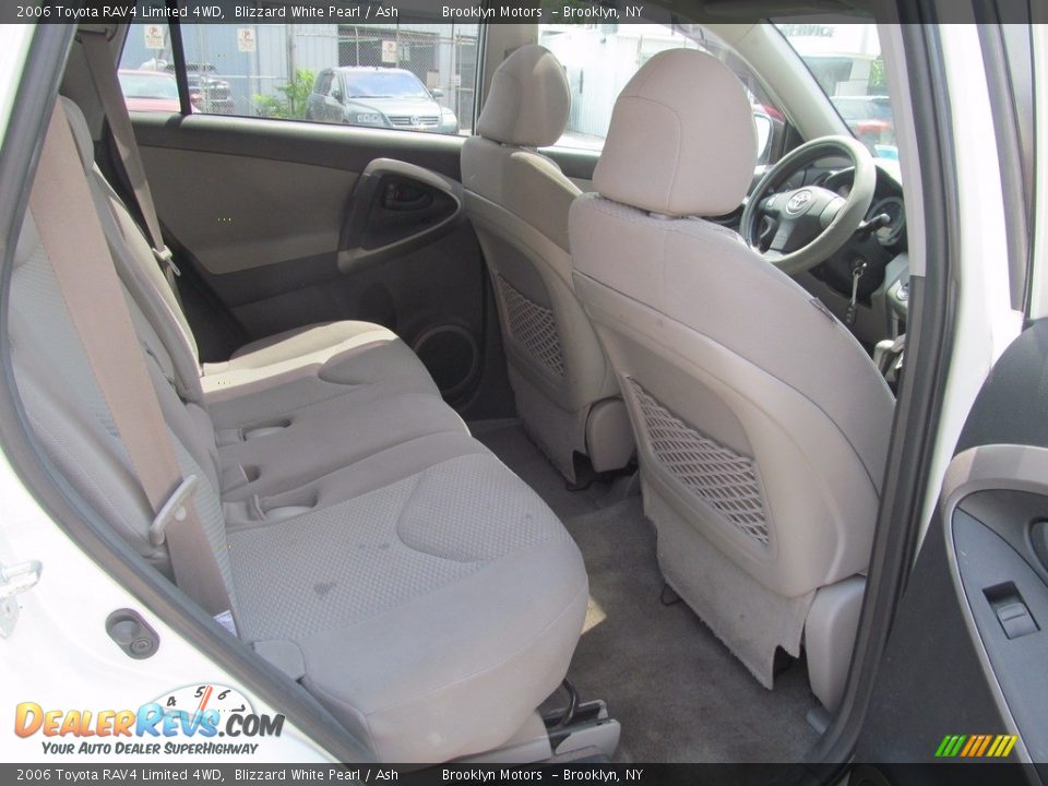2006 Toyota RAV4 Limited 4WD Blizzard White Pearl / Ash Photo #30