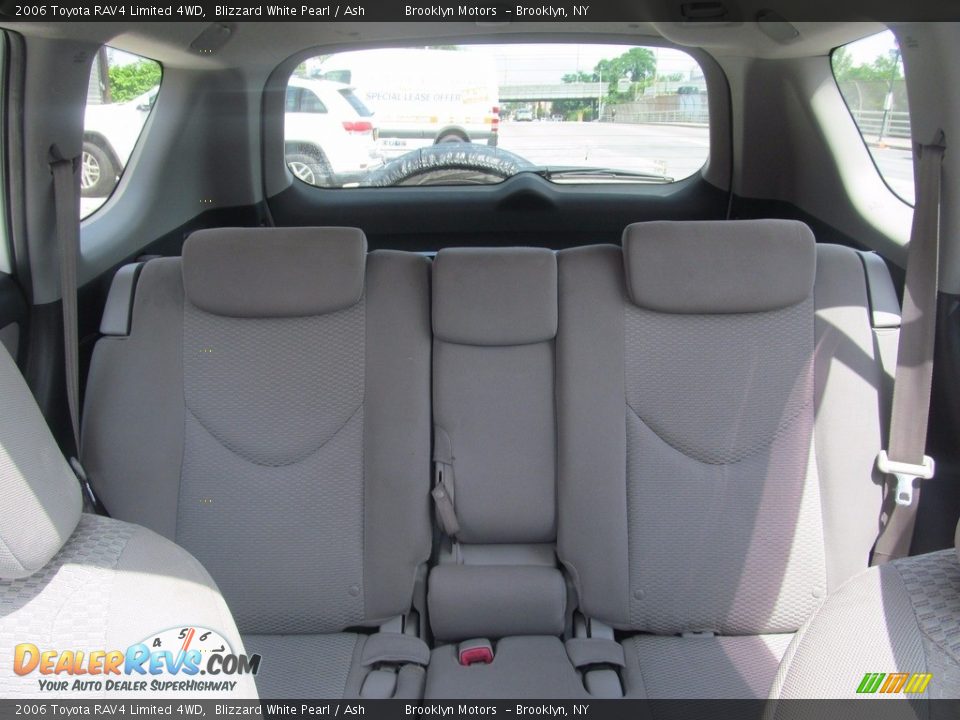 2006 Toyota RAV4 Limited 4WD Blizzard White Pearl / Ash Photo #32