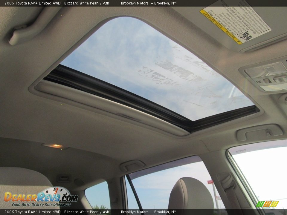 2006 Toyota RAV4 Limited 4WD Blizzard White Pearl / Ash Photo #33