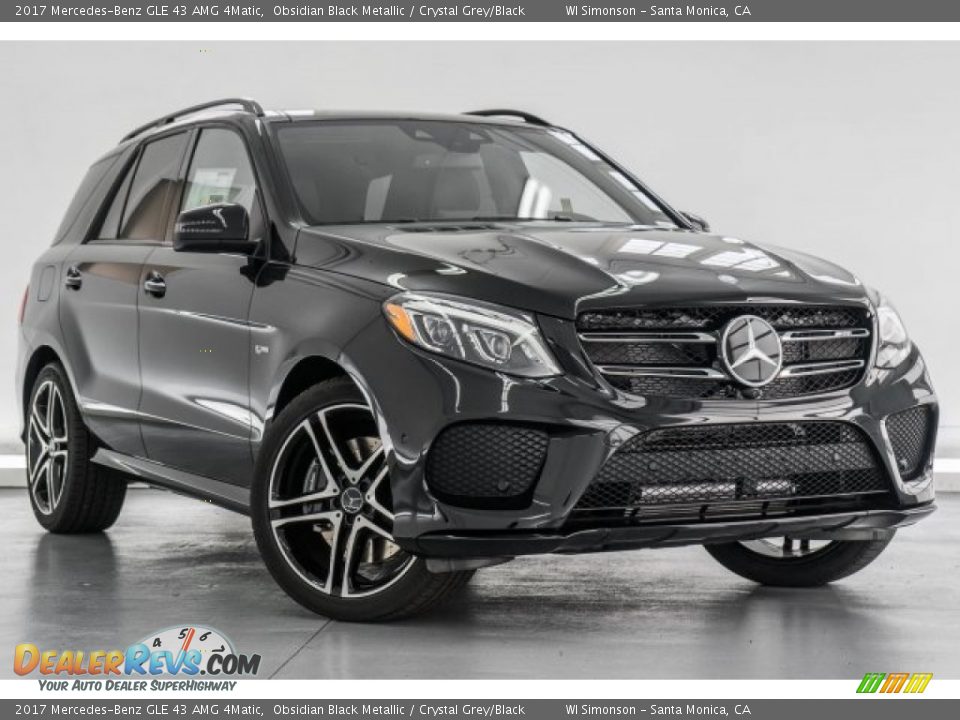 Front 3/4 View of 2017 Mercedes-Benz GLE 43 AMG 4Matic Photo #11