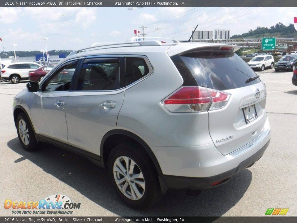 2016 Nissan Rogue SV AWD Brilliant Silver / Charcoal Photo #8