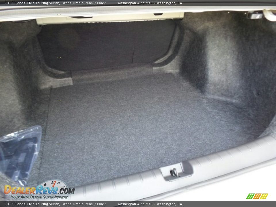 2017 Honda Civic Touring Sedan White Orchid Pearl / Black Photo #12