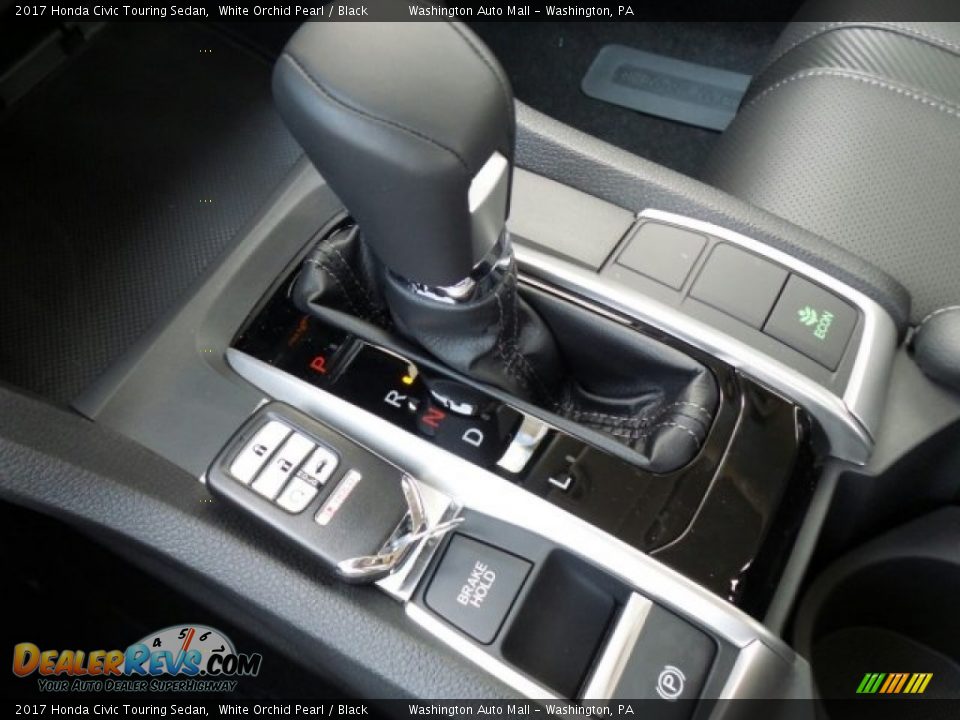 2017 Honda Civic Touring Sedan White Orchid Pearl / Black Photo #32
