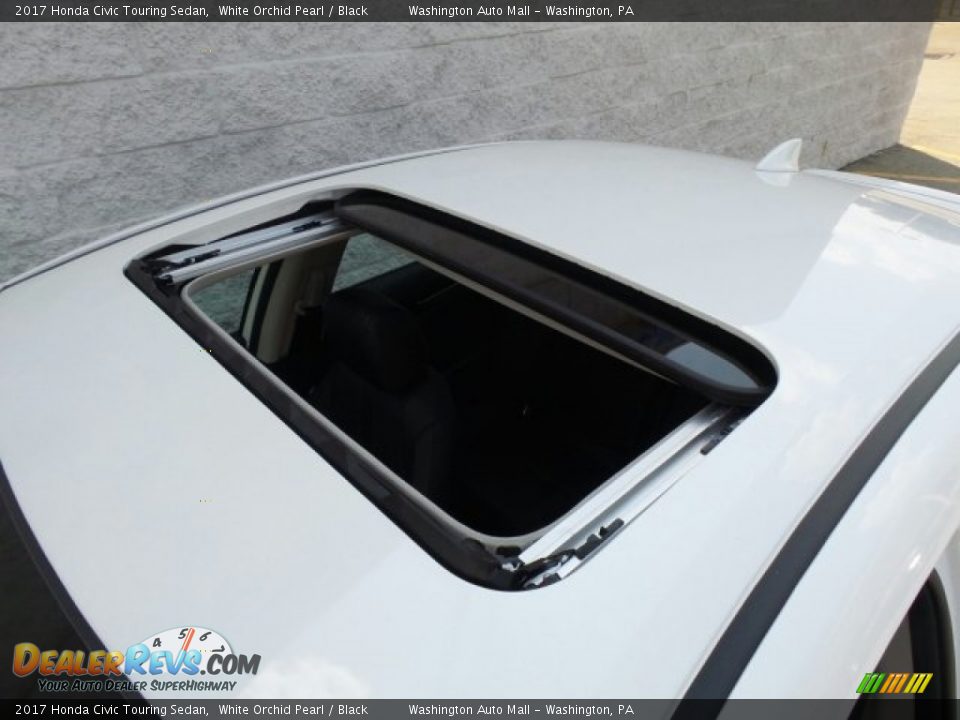 2017 Honda Civic Touring Sedan White Orchid Pearl / Black Photo #36
