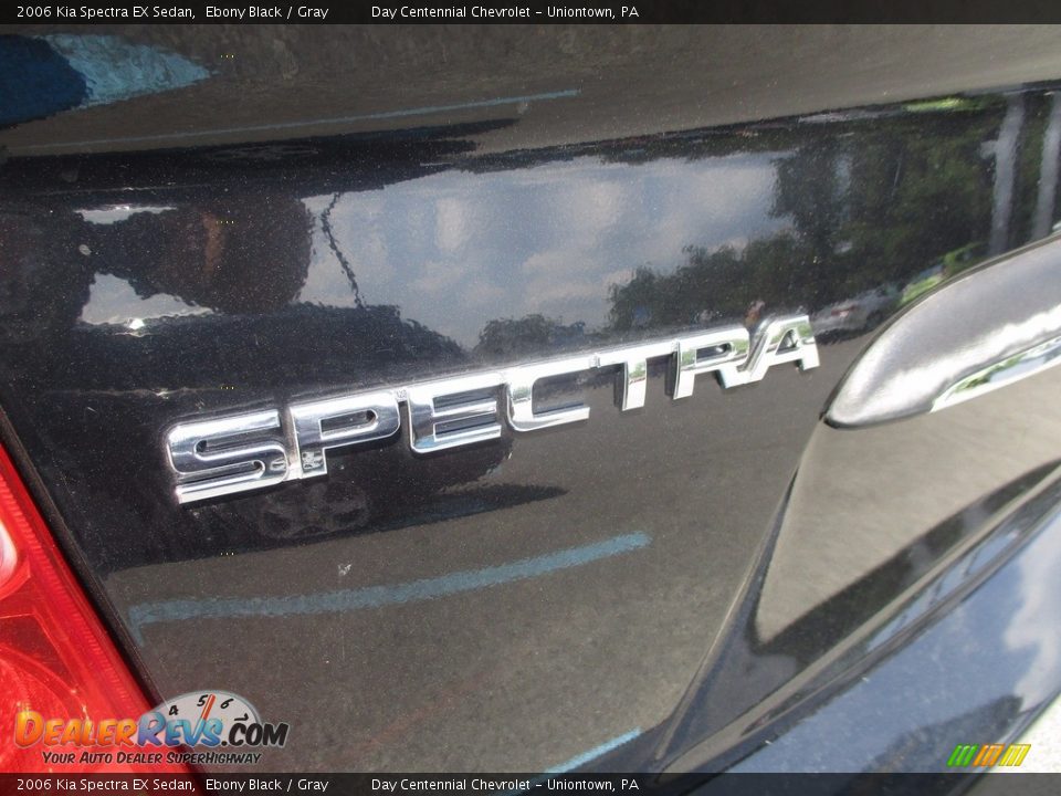 2006 Kia Spectra EX Sedan Ebony Black / Gray Photo #9
