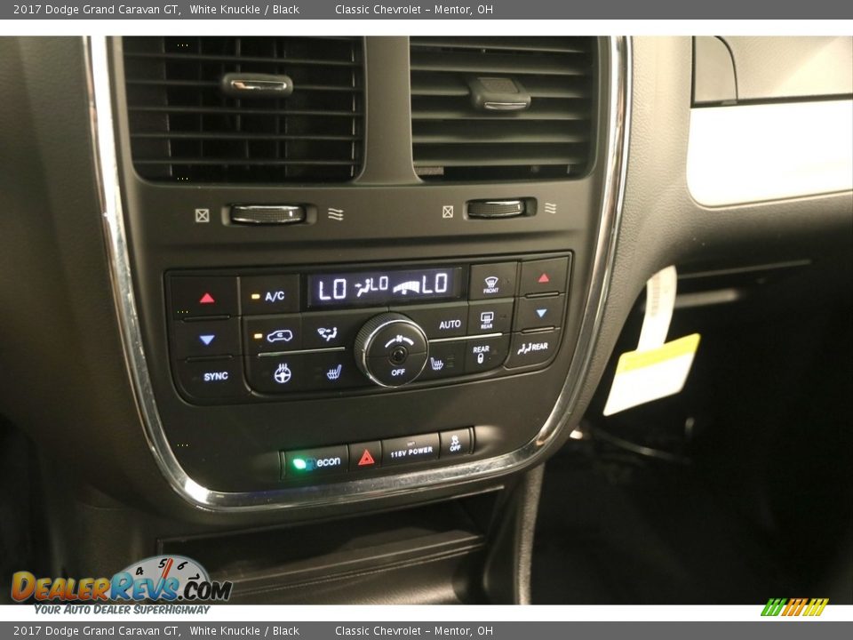 Controls of 2017 Dodge Grand Caravan GT Photo #10