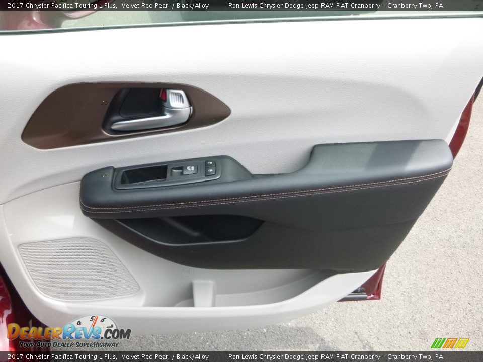 2017 Chrysler Pacifica Touring L Plus Velvet Red Pearl / Black/Alloy Photo #10