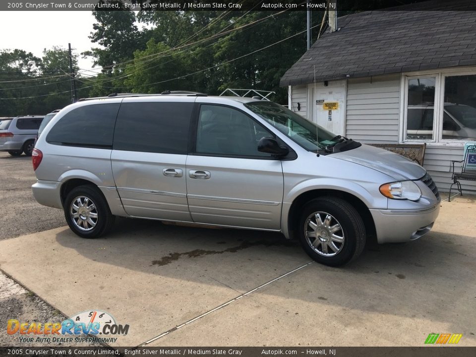 2005 Chrysler Town & Country Limited Bright Silver Metallic / Medium Slate Gray Photo #5