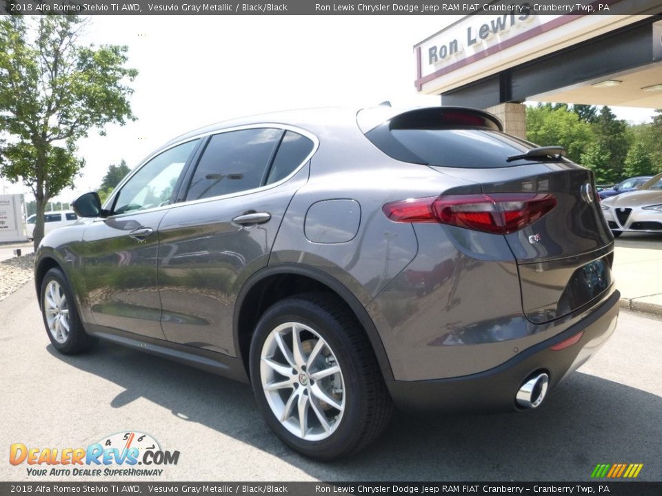 2018 Alfa Romeo Stelvio Ti AWD Vesuvio Gray Metallic / Black/Black Photo #5