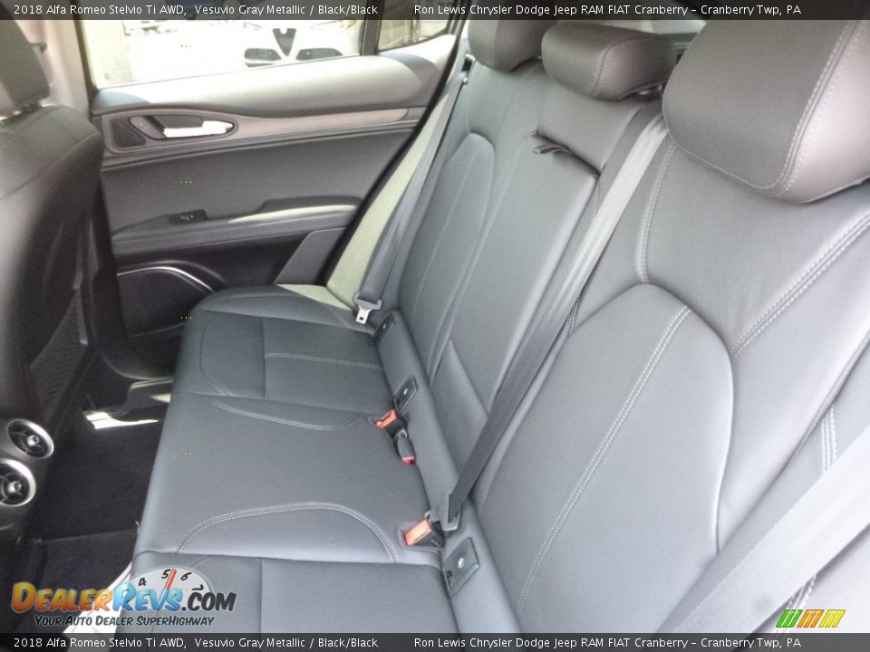 2018 Alfa Romeo Stelvio Ti AWD Vesuvio Gray Metallic / Black/Black Photo #17