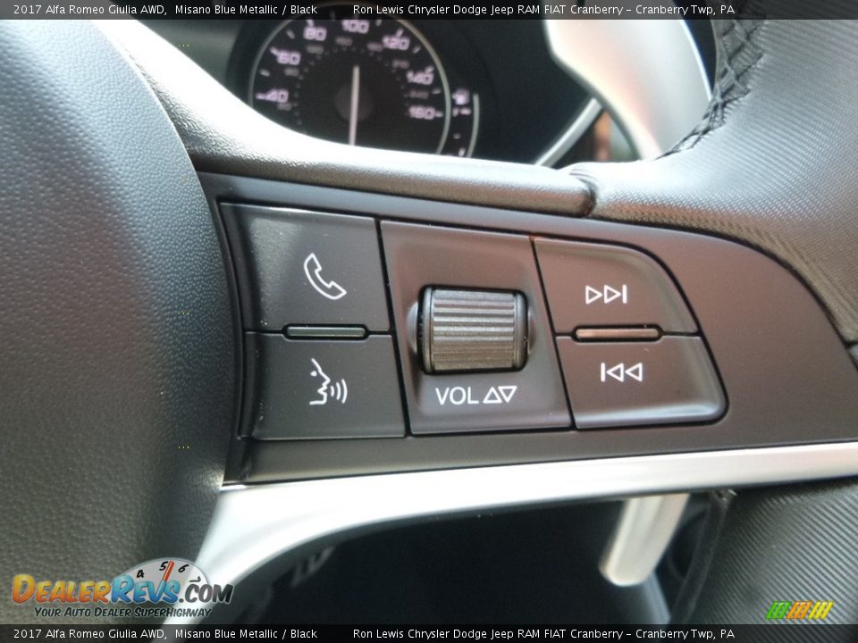 Controls of 2017 Alfa Romeo Giulia AWD Photo #27
