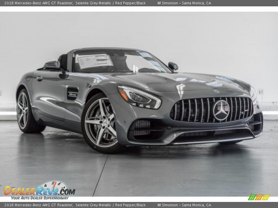 Front 3/4 View of 2018 Mercedes-Benz AMG GT Roadster Photo #12