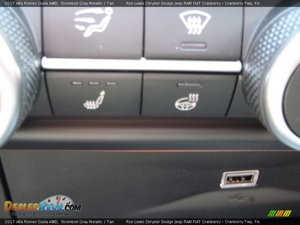 2017 Alfa Romeo Giulia AWD Stromboli Gray Metallic / Tan Photo #25