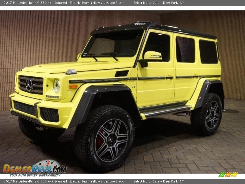 Front 3/4 View of 2017 Mercedes-Benz G 550 4x4 Squared Photo #1