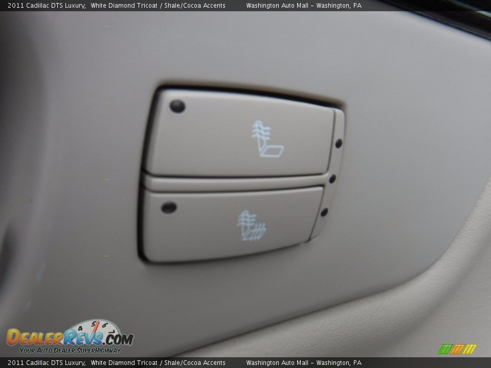 2011 Cadillac DTS Luxury White Diamond Tricoat / Shale/Cocoa Accents Photo #25