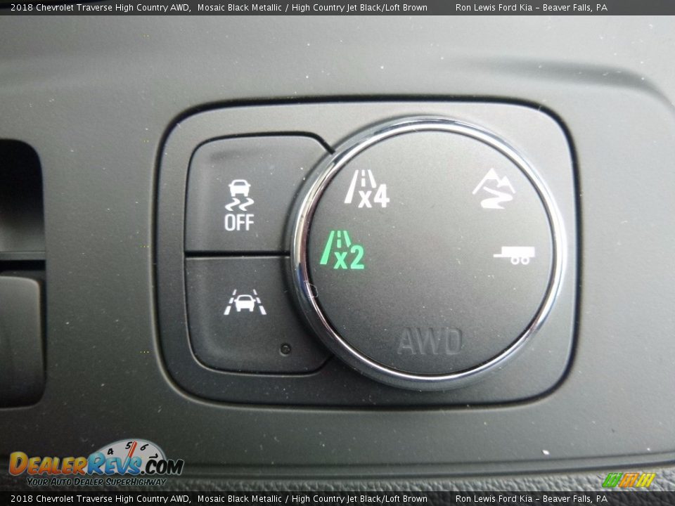 Controls of 2018 Chevrolet Traverse High Country AWD Photo #19