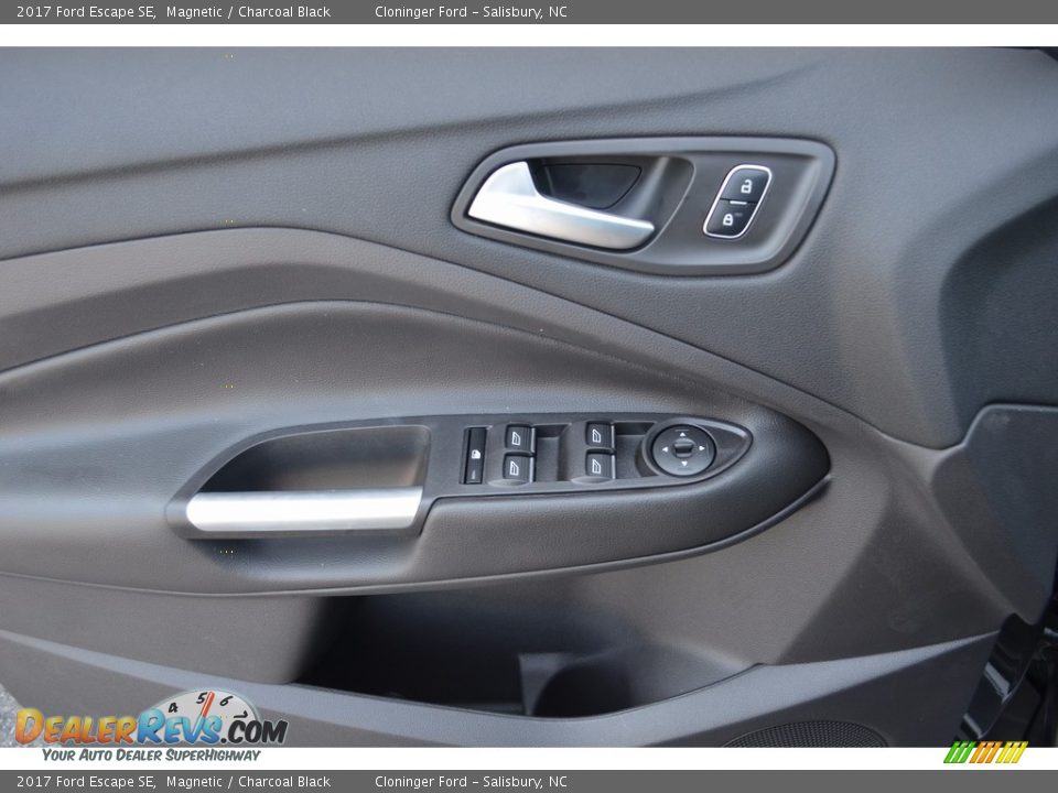 2017 Ford Escape SE Magnetic / Charcoal Black Photo #5