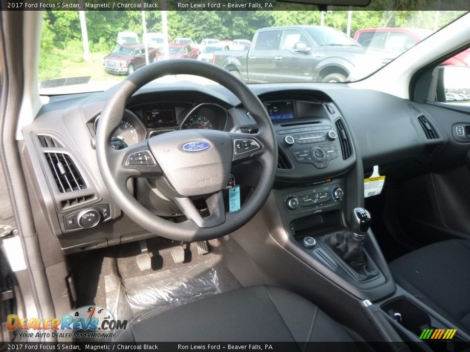 2017 Ford Focus S Sedan Magnetic / Charcoal Black Photo #12