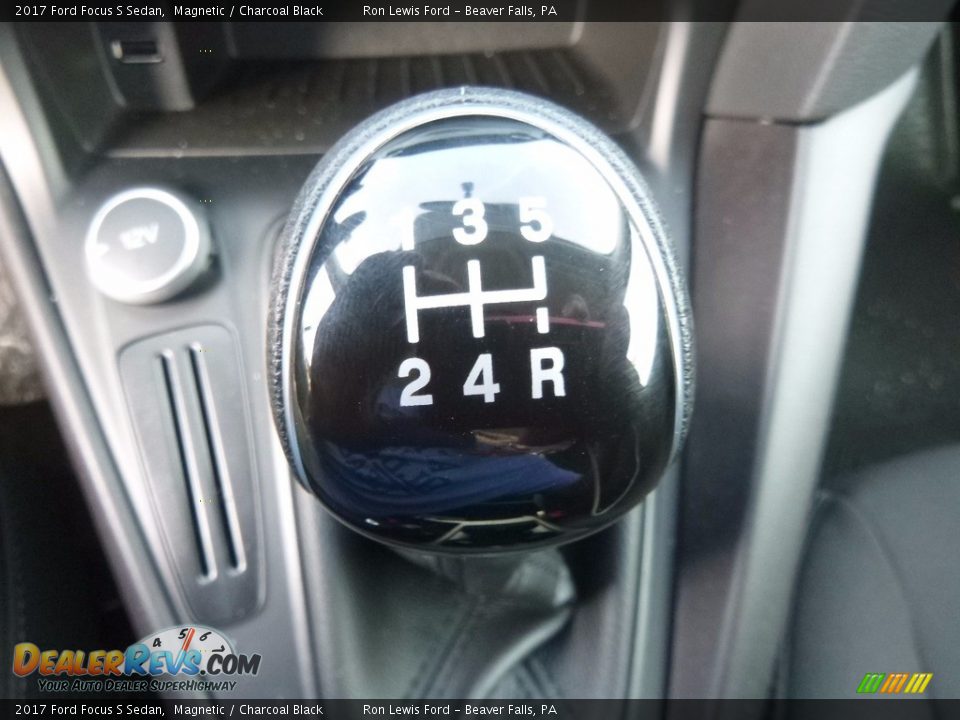 2017 Ford Focus S Sedan Magnetic / Charcoal Black Photo #16