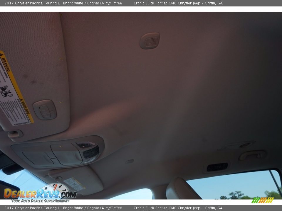 2017 Chrysler Pacifica Touring L Bright White / Cognac/Alloy/Toffee Photo #11