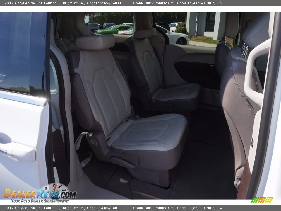2017 Chrysler Pacifica Touring L Bright White / Cognac/Alloy/Toffee Photo #19