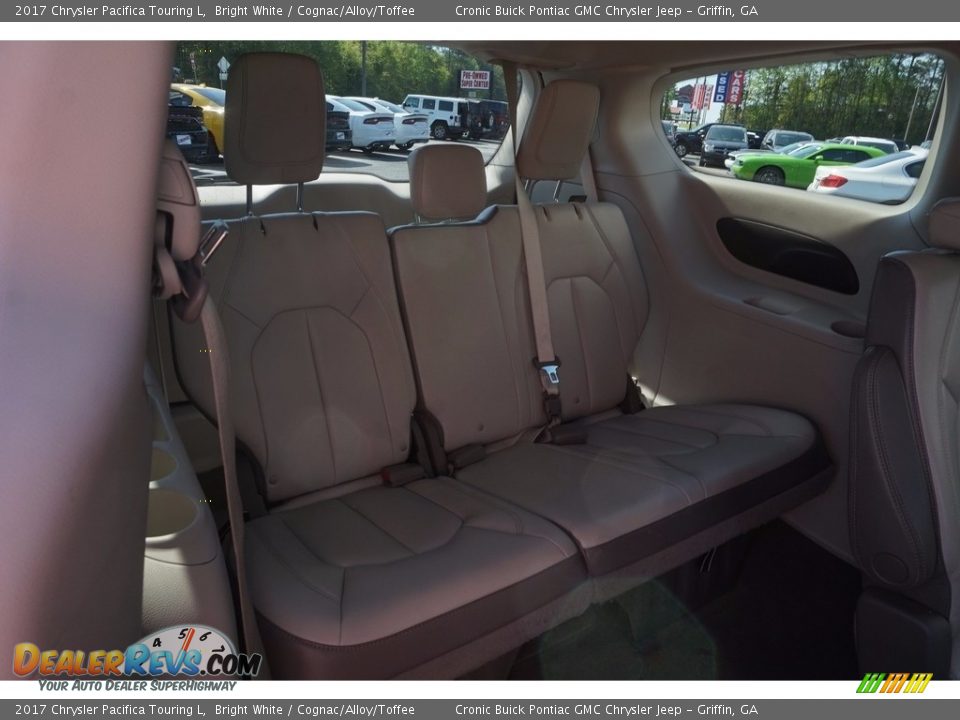 2017 Chrysler Pacifica Touring L Bright White / Cognac/Alloy/Toffee Photo #20