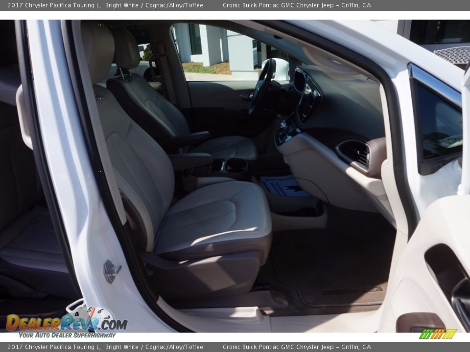 2017 Chrysler Pacifica Touring L Bright White / Cognac/Alloy/Toffee Photo #21