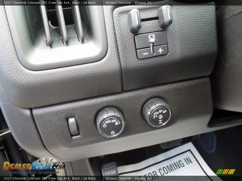 Controls of 2017 Chevrolet Colorado ZR2 Crew Cab 4x4 Photo #26