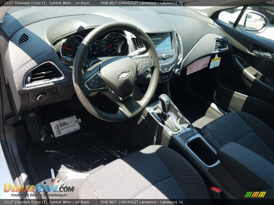 2017 Chevrolet Cruze LT Summit White / Jet Black Photo #7