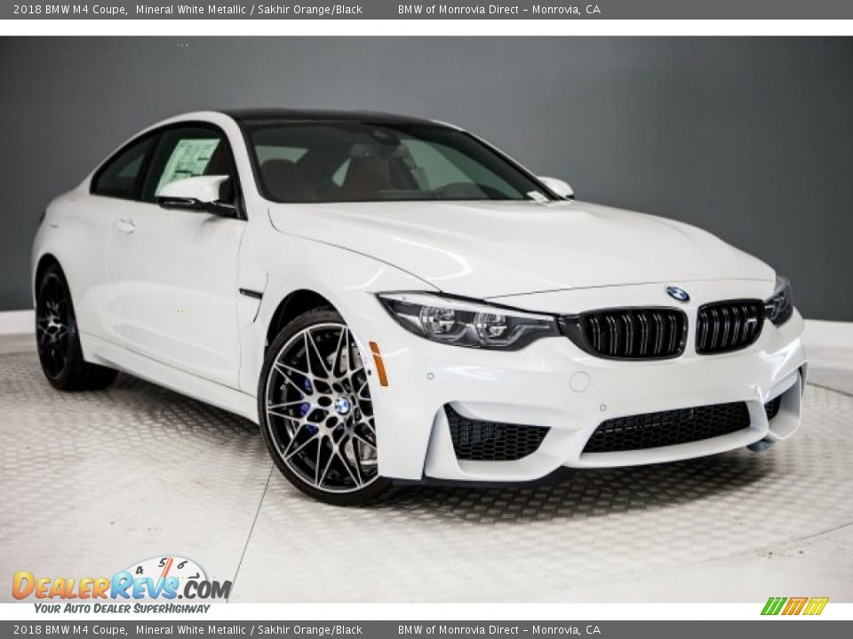Front 3/4 View of 2018 BMW M4 Coupe Photo #12