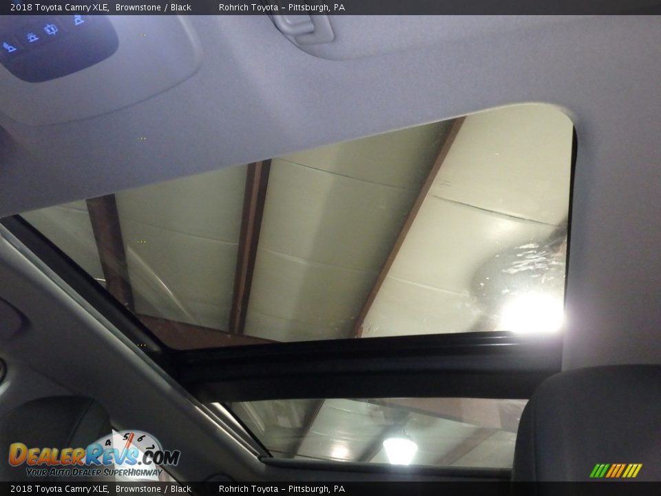 Sunroof of 2018 Toyota Camry XLE Photo #11