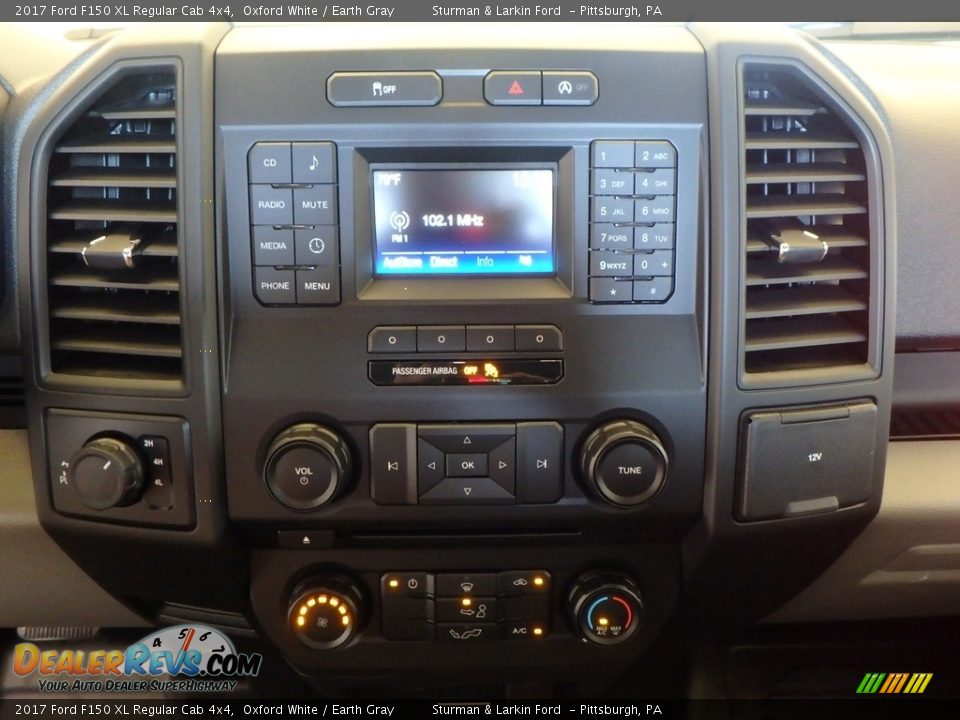 2017 Ford F150 XL Regular Cab 4x4 Oxford White / Earth Gray Photo #11