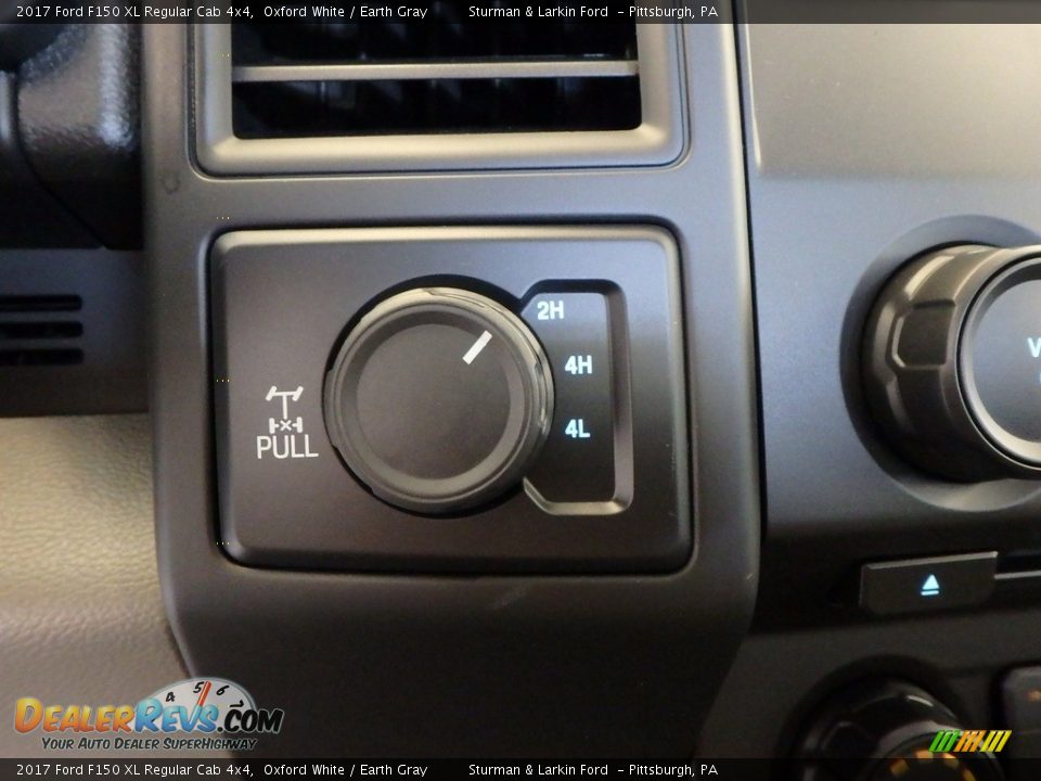 2017 Ford F150 XL Regular Cab 4x4 Oxford White / Earth Gray Photo #14