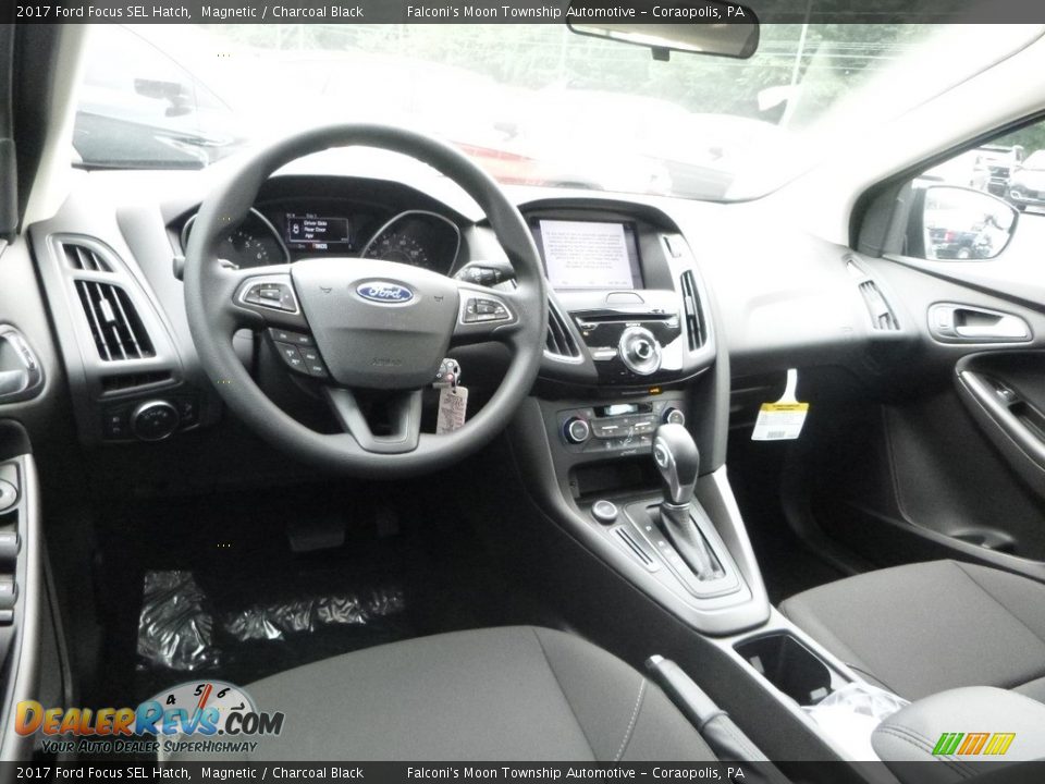 2017 Ford Focus SEL Hatch Magnetic / Charcoal Black Photo #9