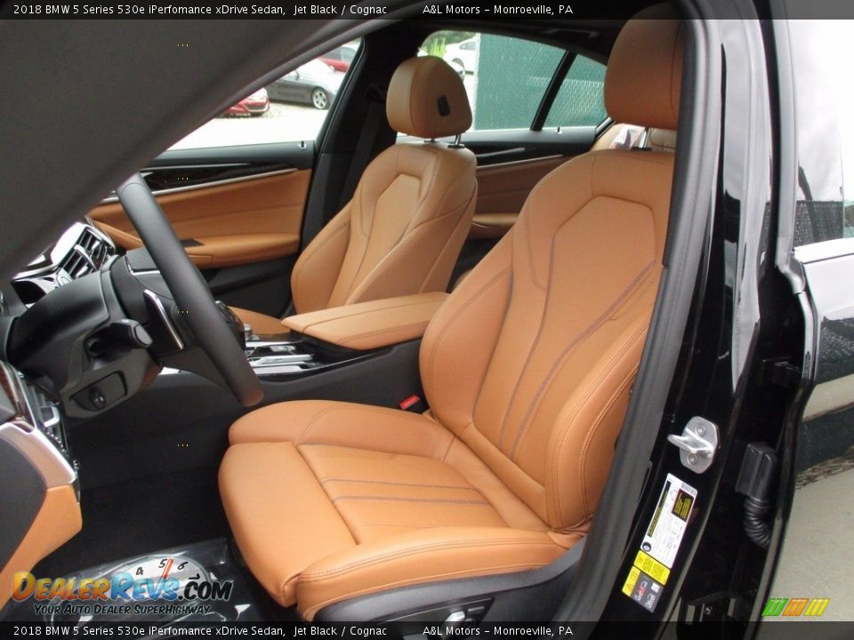 Front Seat of 2018 BMW 5 Series 530e iPerfomance xDrive Sedan Photo #11