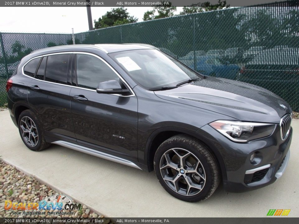 2017 BMW X1 xDrive28i Mineral Grey Metallic / Black Photo #1