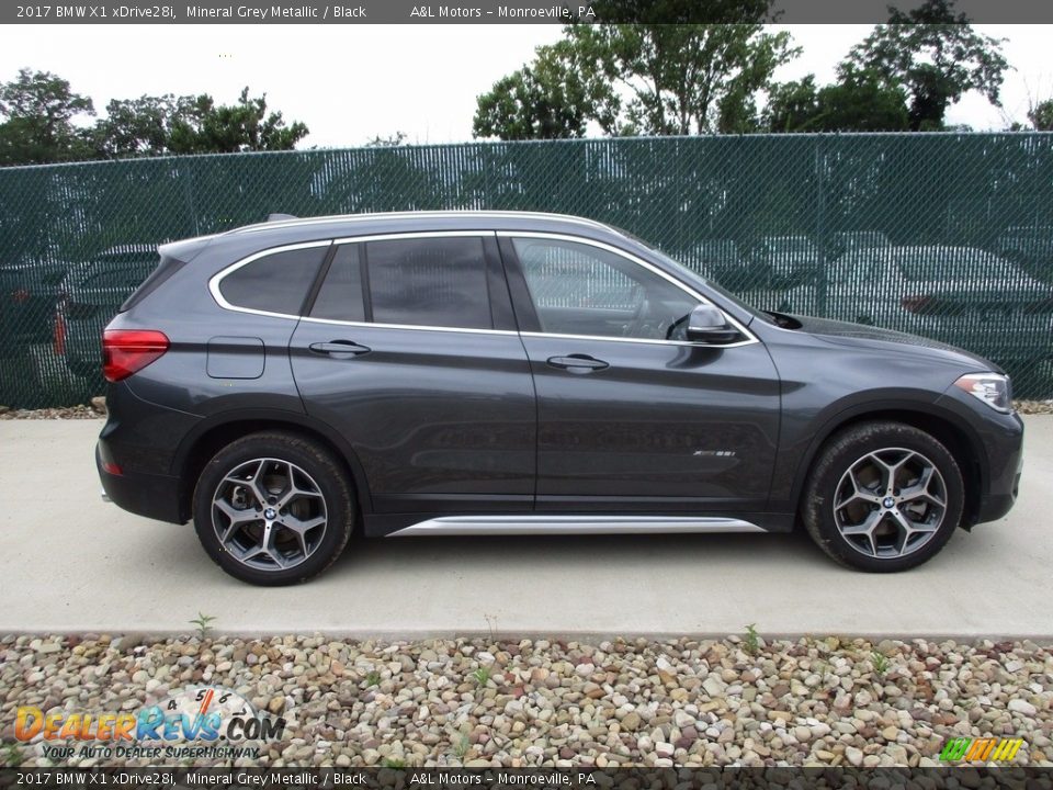 2017 BMW X1 xDrive28i Mineral Grey Metallic / Black Photo #2