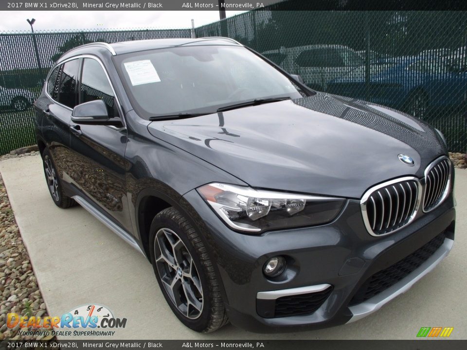 2017 BMW X1 xDrive28i Mineral Grey Metallic / Black Photo #4